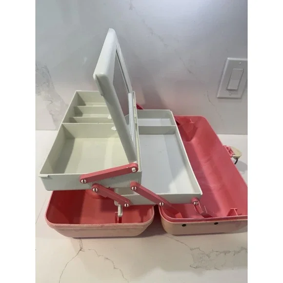 Vintage Caboodles Large Makeup Case 3 Tier Mirror Pink Model 2630 Made USA - Picture 5 of 8